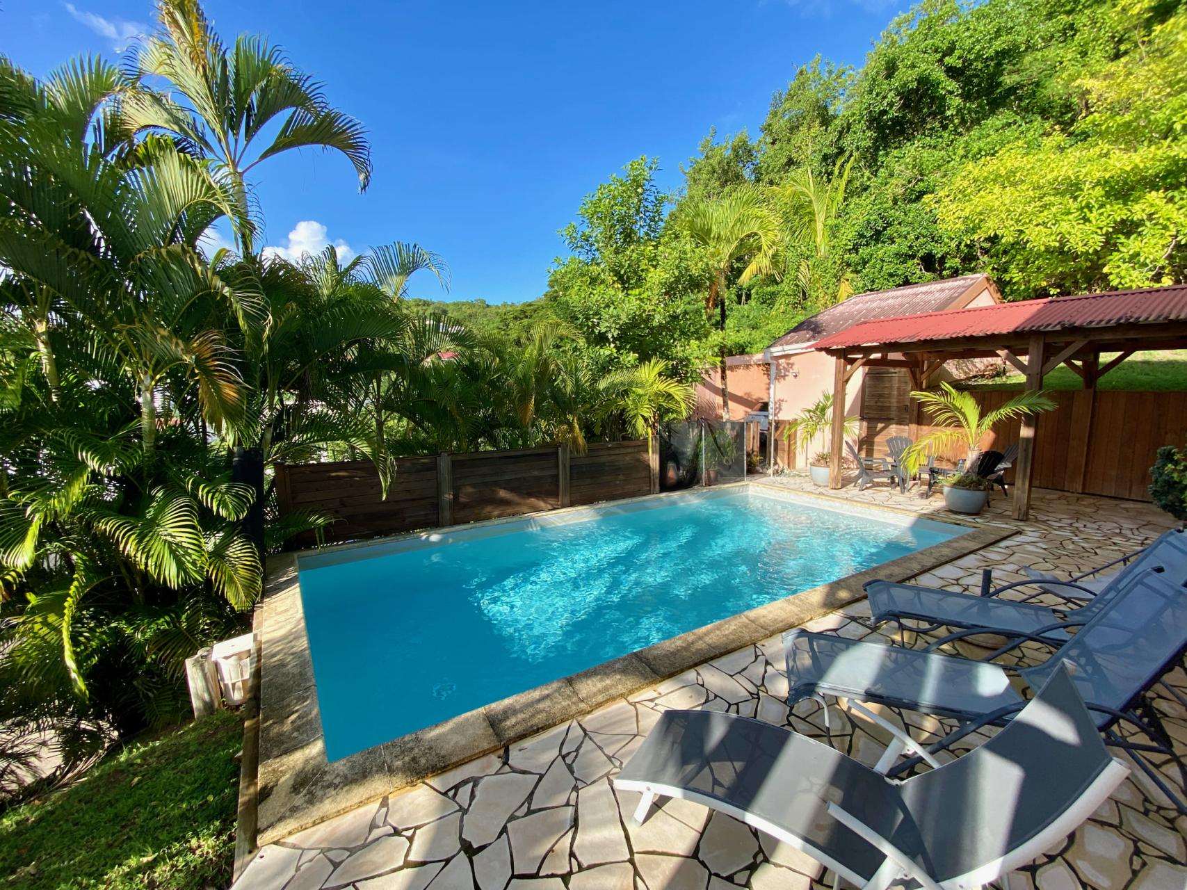villa-piscine-privee-terrasse-bois-trois-ilets (1)